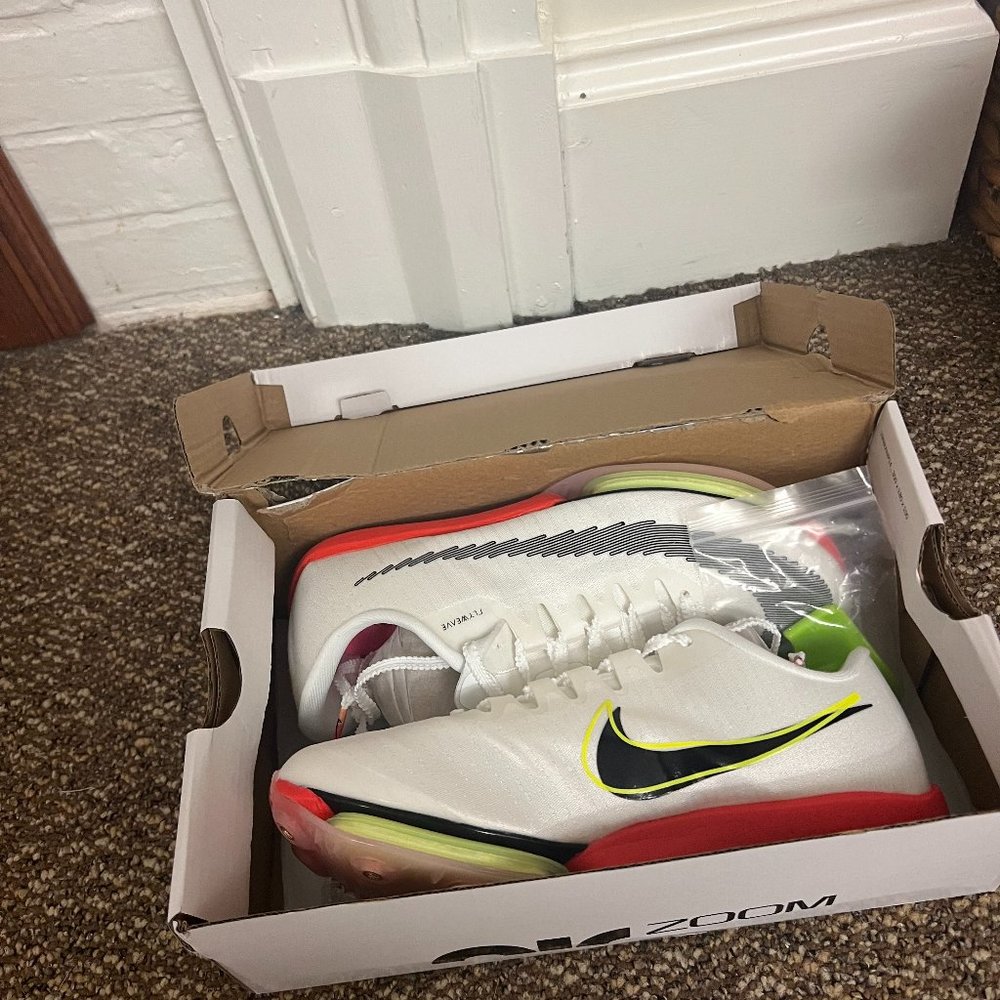 Nike Air Zoom Maxfly spikes